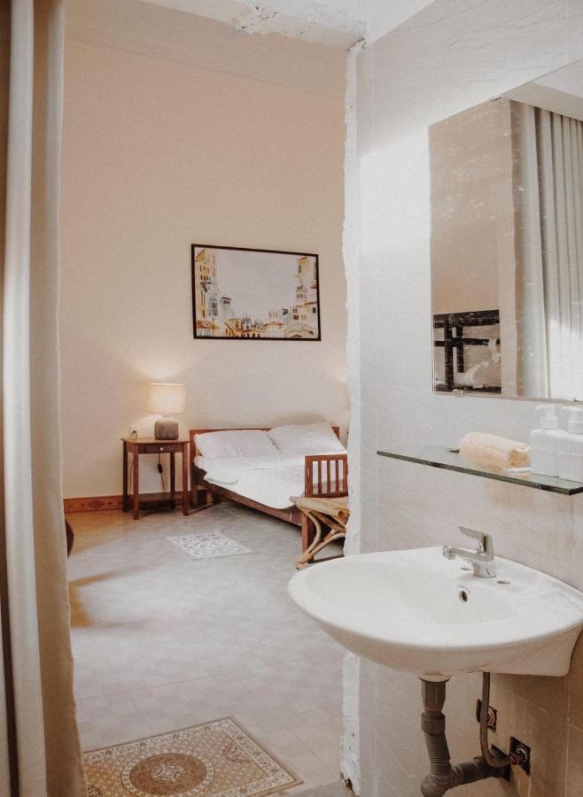 Lela House Lägenhet Dong Hoi Exteriör bild